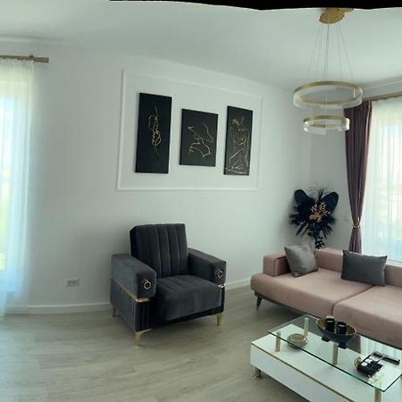 קריובה Glamart Apartment מראה חיצוני תמונה