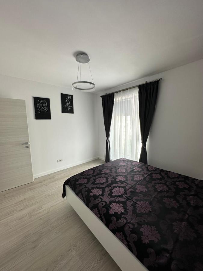 קריובה Glamart Apartment מראה חיצוני תמונה