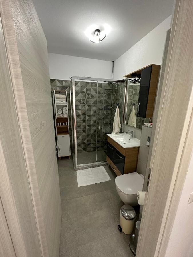 קריובה Glamart Apartment מראה חיצוני תמונה
